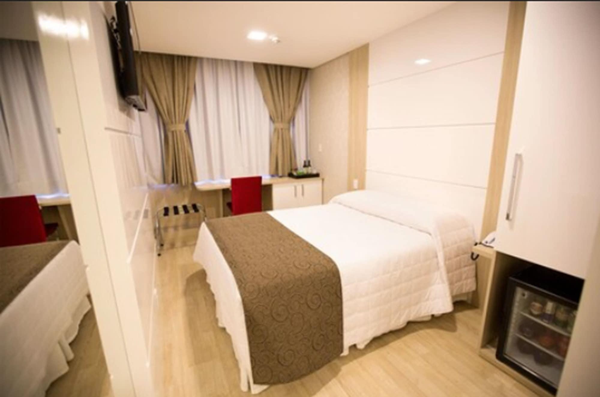 Holiday & Business Hotel - Em Frente Ao Centro De Eventos E Arena Conda Chapecó Dış mekan fotoğraf