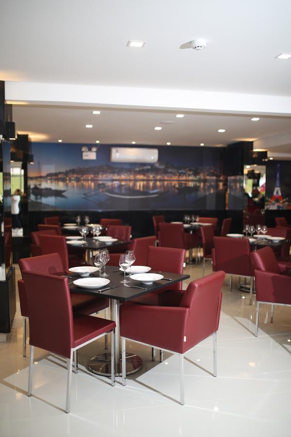Holiday & Business Hotel - Em Frente Ao Centro De Eventos E Arena Conda Chapecó Dış mekan fotoğraf