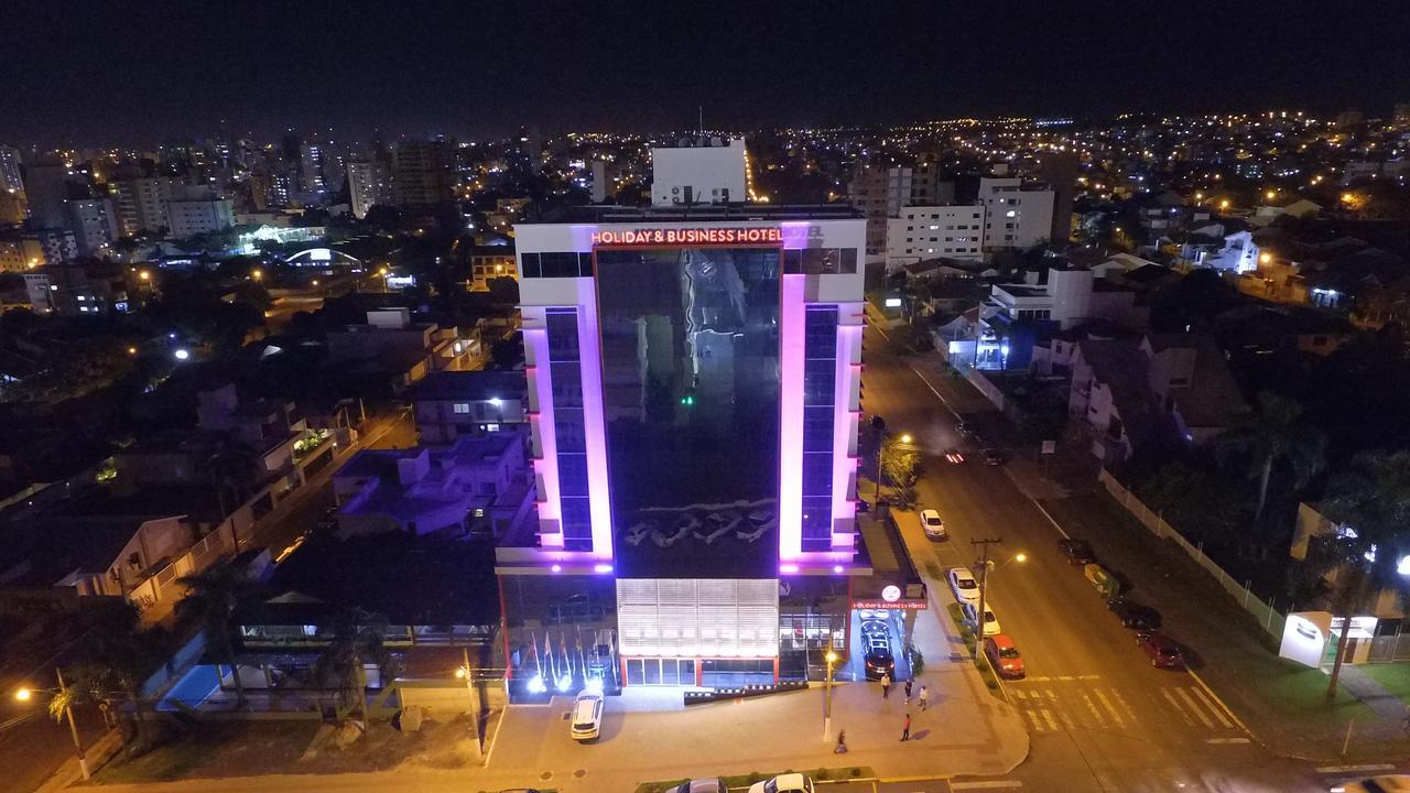 Holiday & Business Hotel - Em Frente Ao Centro De Eventos E Arena Conda Chapecó Dış mekan fotoğraf