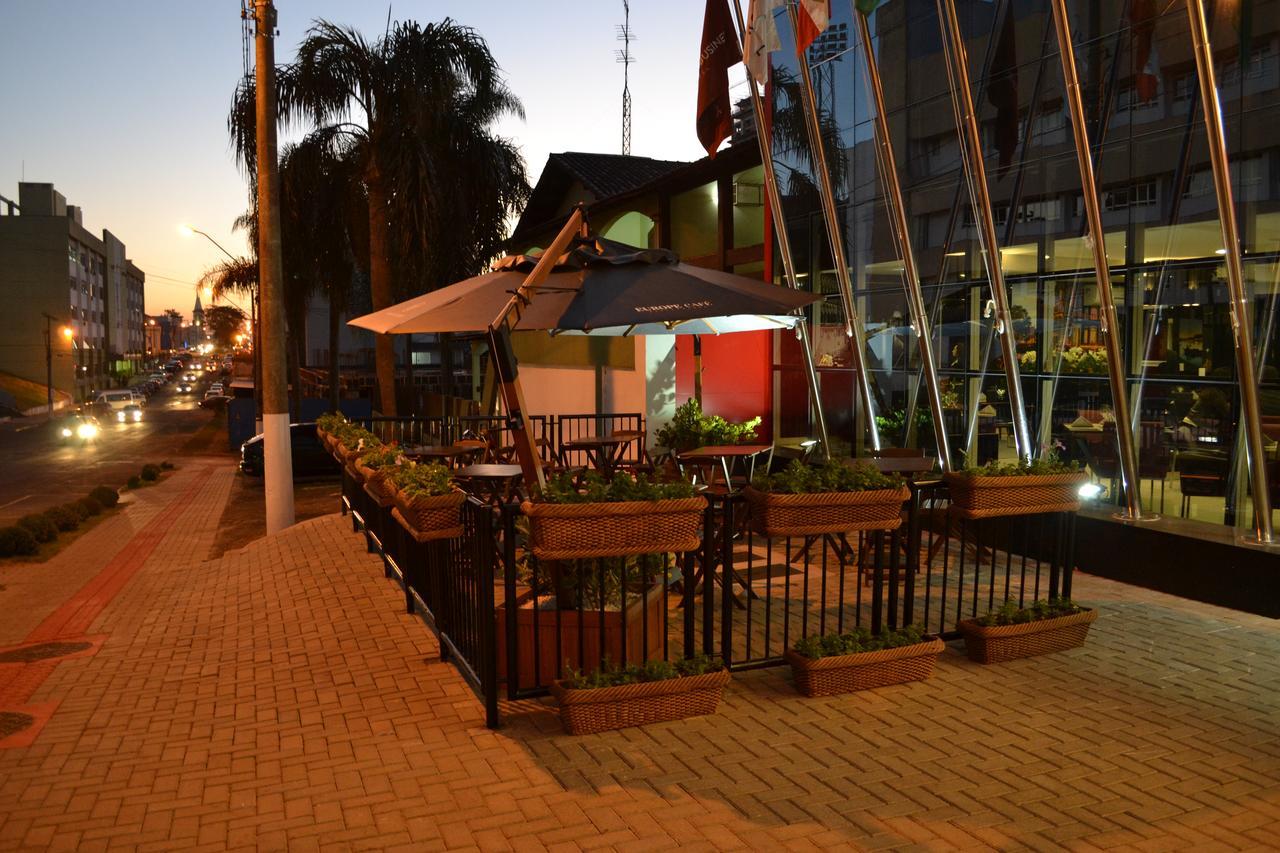 Holiday & Business Hotel - Em Frente Ao Centro De Eventos E Arena Conda Chapecó Dış mekan fotoğraf