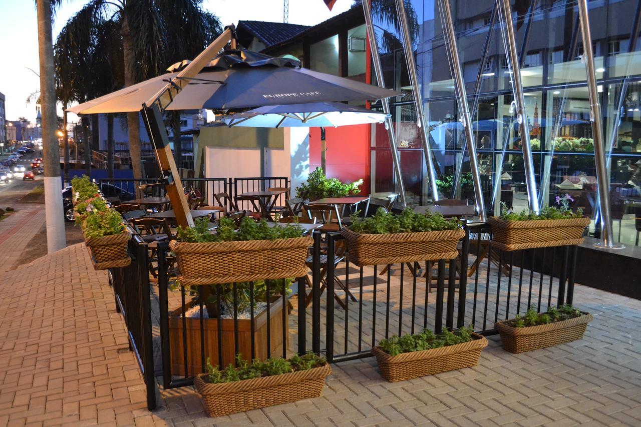 Holiday & Business Hotel - Em Frente Ao Centro De Eventos E Arena Conda Chapecó Dış mekan fotoğraf